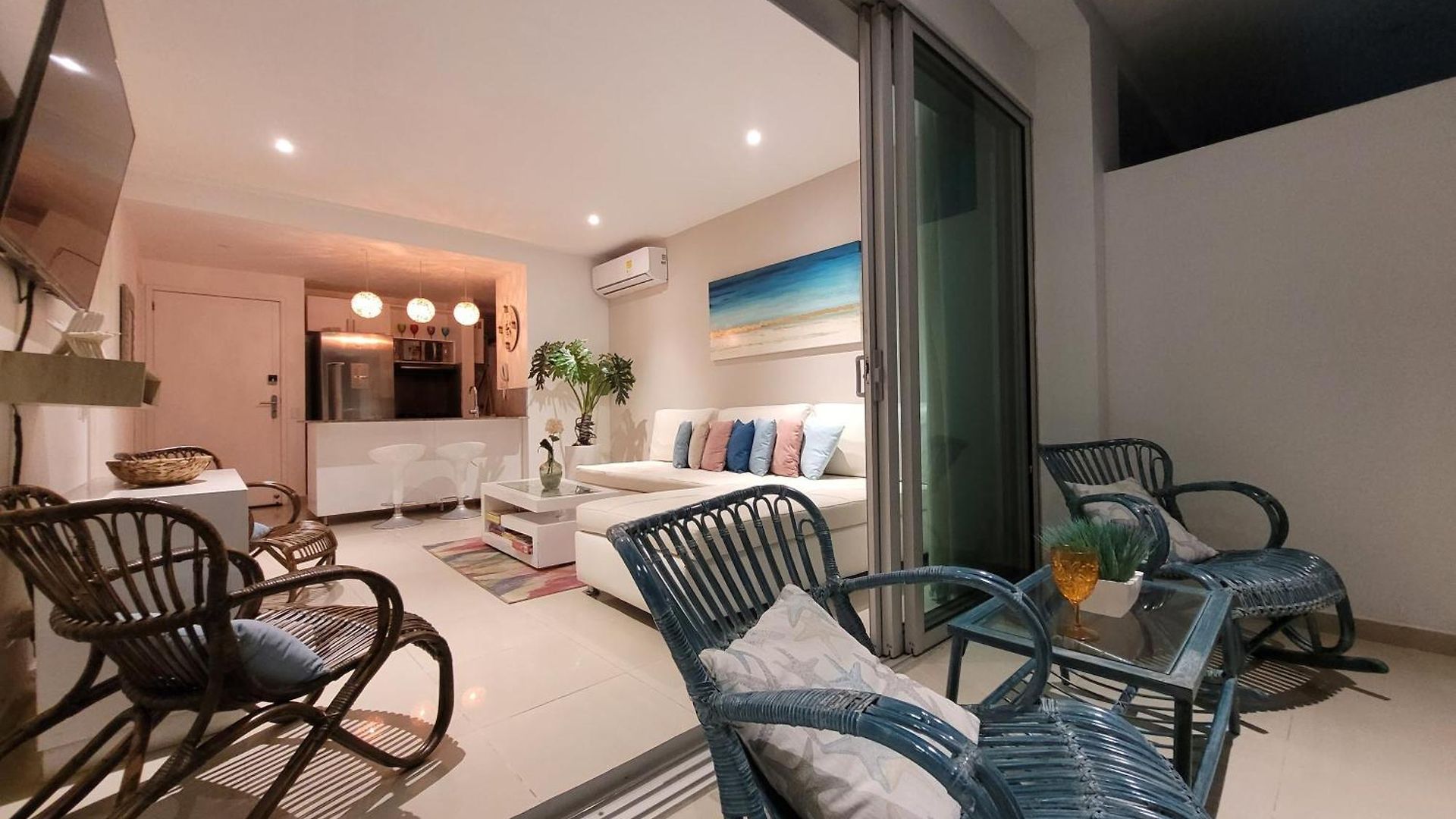 En Primera Linea De Playa Morros Epic Apartment *