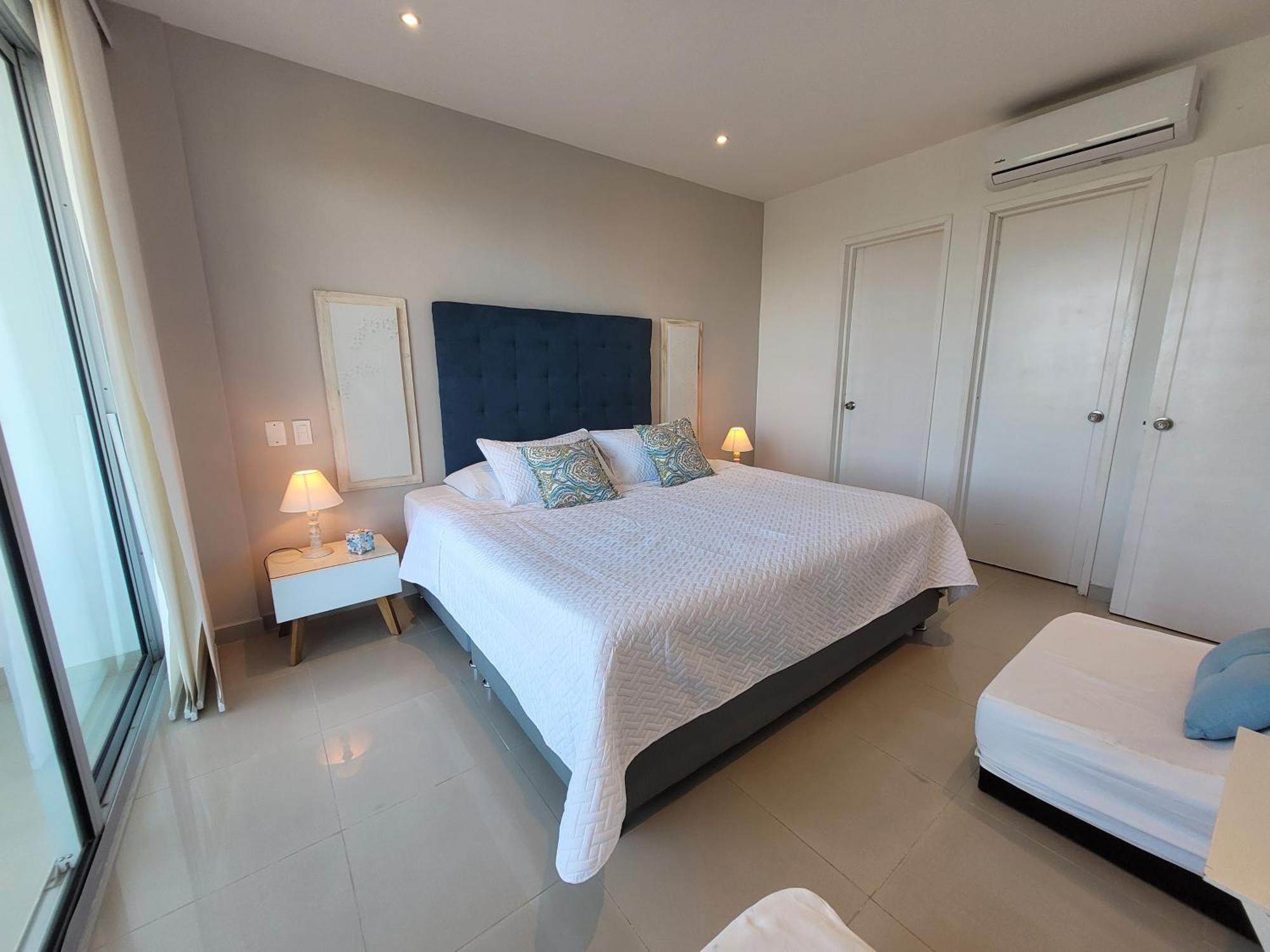 Apartamento, En Primera Linea De Playa Cartagena